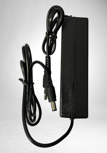 Блок питания 12В / 5A LX-1205 (разъем5.5x2.5) импульсный адаптер (вход 220В)