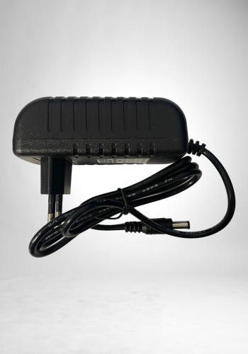 Блок питания 9В / 3A LX-0930 (разъем5.5x2.5) импульсный адаптер (вход 220В)