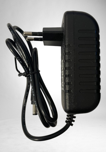 Блок питания 9В / 3A LX-0930 (разъем5.5x2.5) импульсный адаптер (вход 220В)