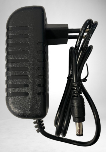 Блок питания 9В / 3A LX-0930 (разъем5.5x2.5) импульсный адаптер (вход 220В)