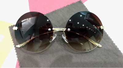 Солнцезащитные очки 7018