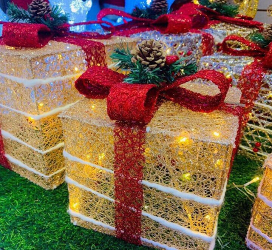 Фигуры новогодние декоративные Три подарка светодиодные