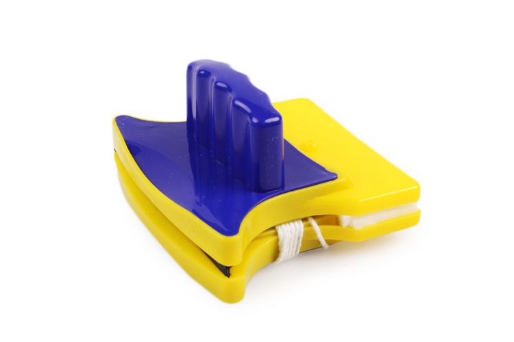 Магнитная щетка для двухстороннего мытья стекол и окон (стекломой)